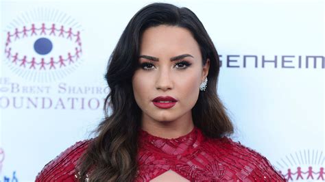 Demi Lovato Felt ‘Insecure’ About This Swimsuit Photo